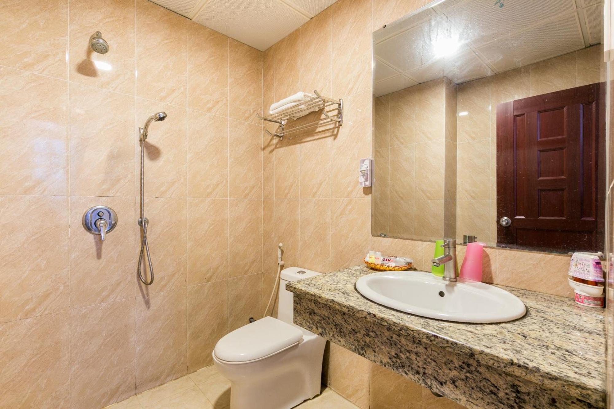 Oyo 373 Habana Hotel Хошимін Екстер'єр фото